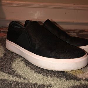 Dr. Scholl’s slip on sneaker